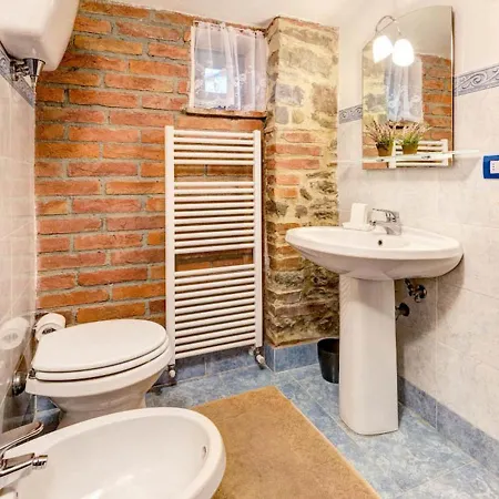 Lombriciano Sleeps 23 With Pool Air Con And Wifi Villa