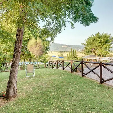 Lombriciano Sleeps 23 With Pool Air Con And Wifi Villa *
