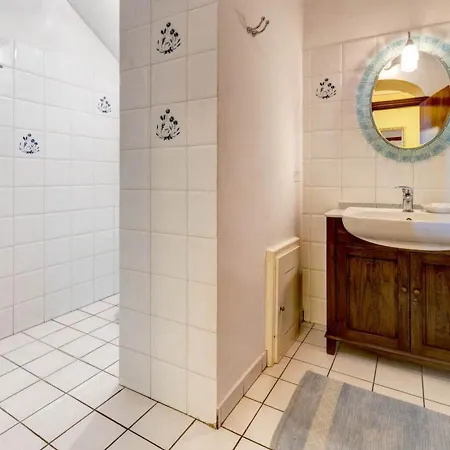 Lombriciano Sleeps 23 With Pool Air Con And Wifi Villa Cortona