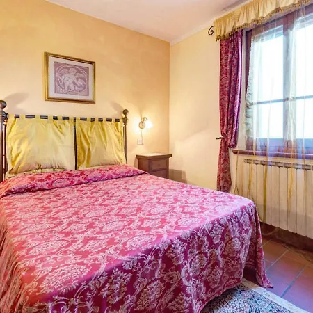Lombriciano Sleeps 23 With Pool Air Con And Wifi Villa