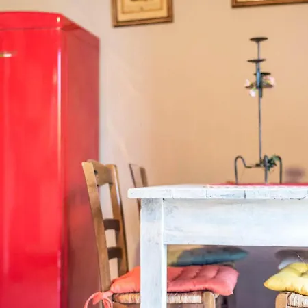 Lombriciano Sleeps 23 With Pool Air Con And Wifi Cortona